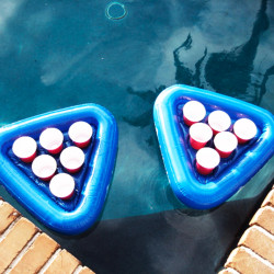 Floating beer pong